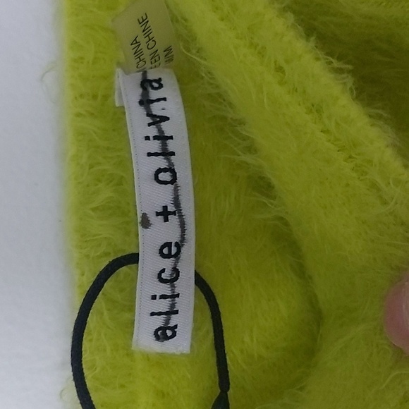 NWOT Alice + Olivia Luetta Fuzzy Square Neck Tank Size Medium - Picture 4 of 6